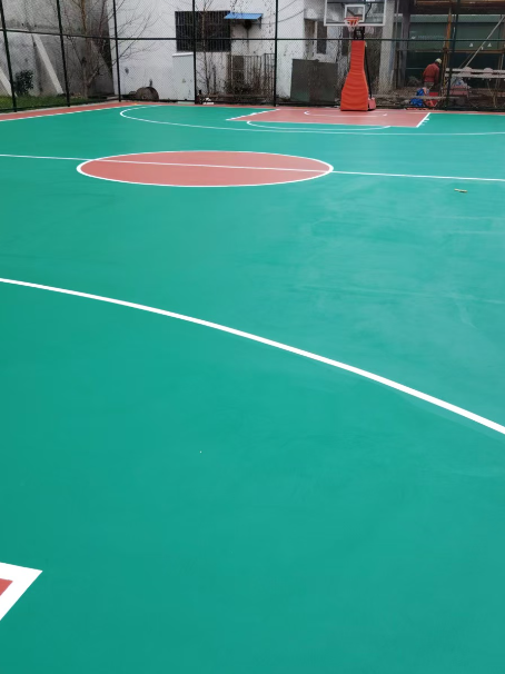 湘桥 球场长期使用易出现地面开裂